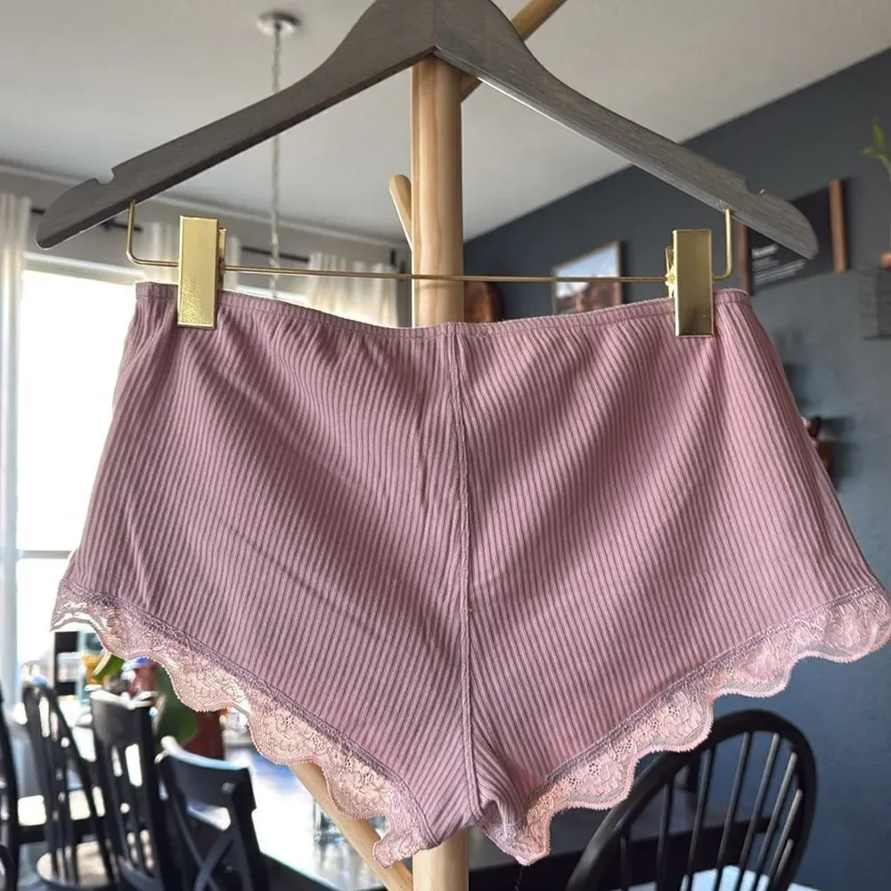 NWOT Free People Classic Twist Shorties Lounging Ribbed Lace Scalloped M Low